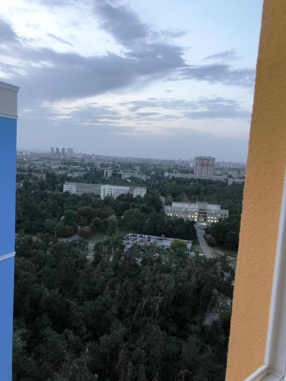 Apartmán Квартира Парковые Озера Kyjev Exteriér fotografie