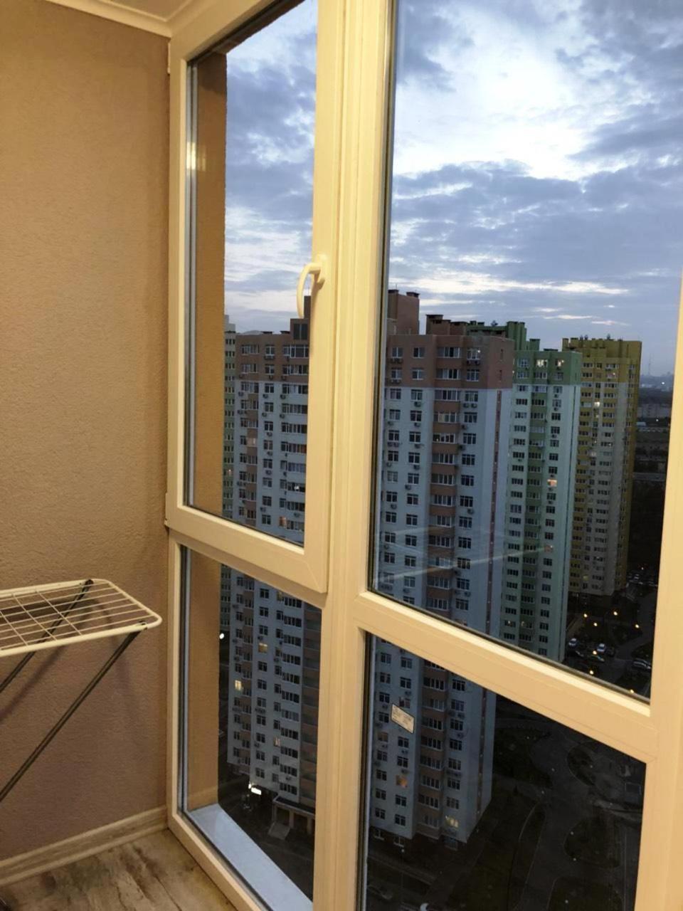 Apartmán Квартира Парковые Озера Kyjev Exteriér fotografie