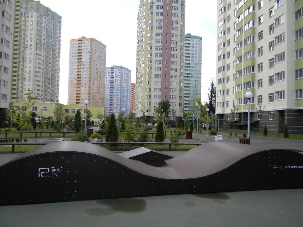 Apartmán Квартира Парковые Озера Kyjev Exteriér fotografie